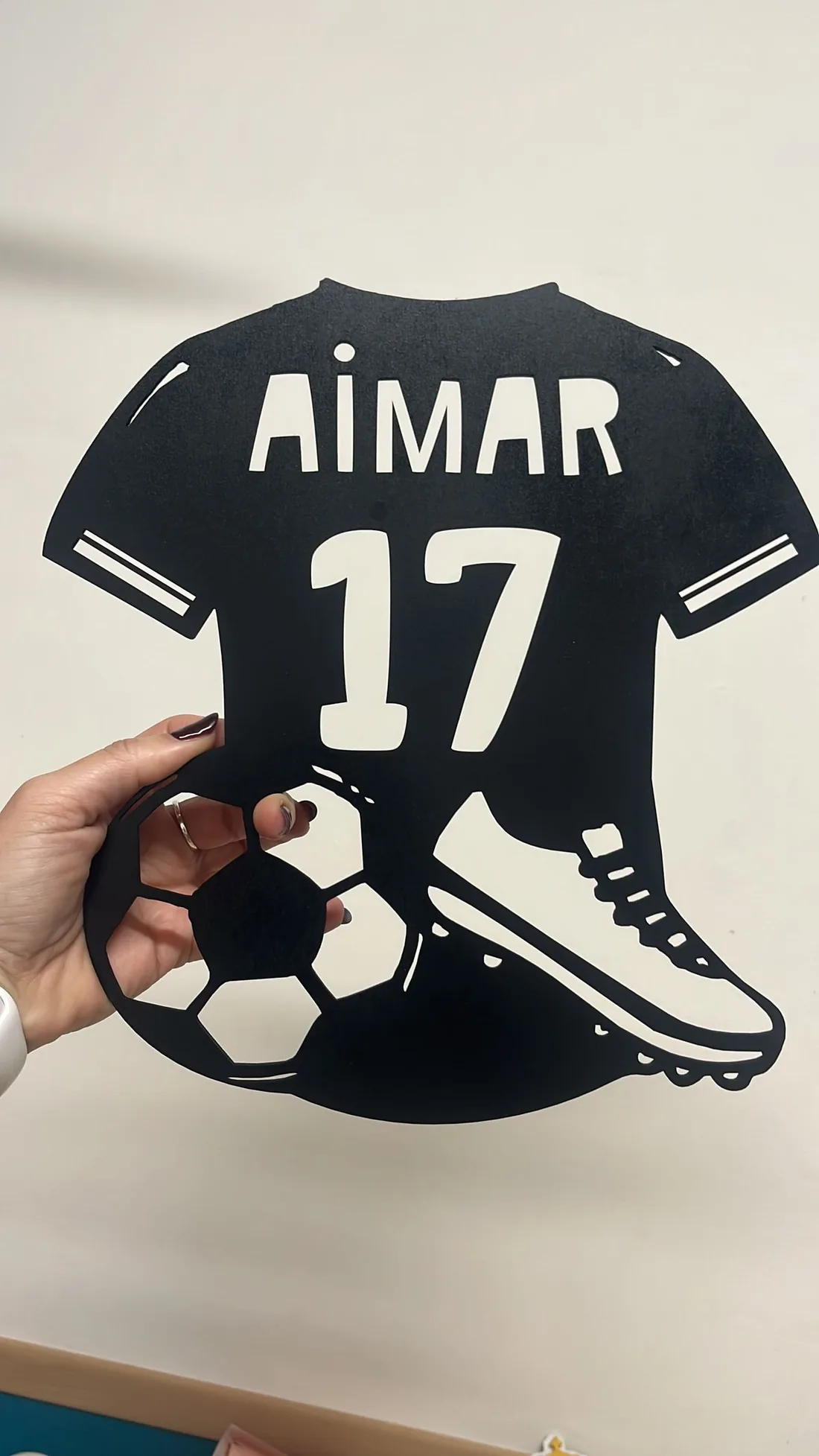 AIMAR 17 with Cnart metal wall decoration